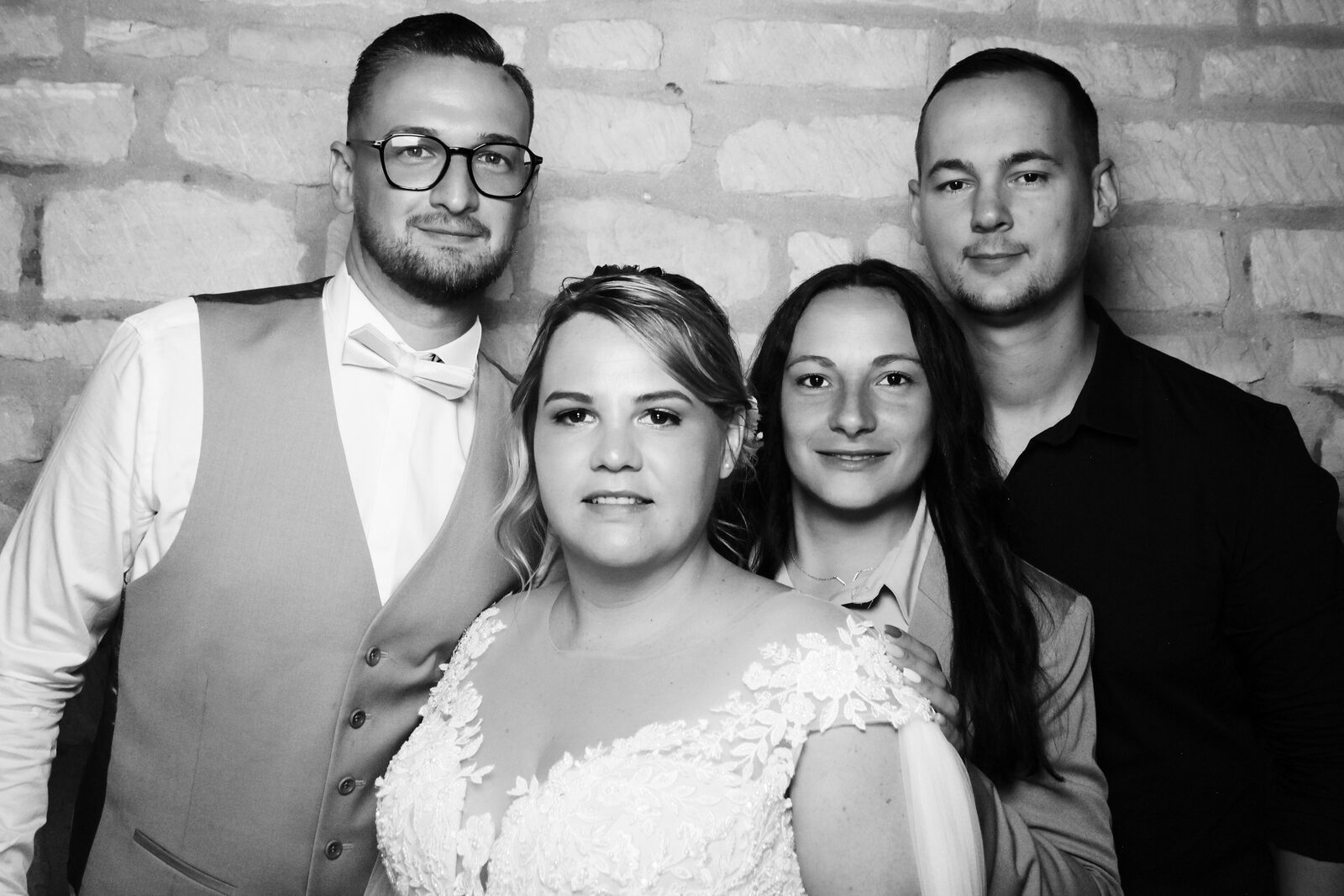 Installation Photo Booth Jaysphotography sur un mariage — borne selfie autonome avec accessoires