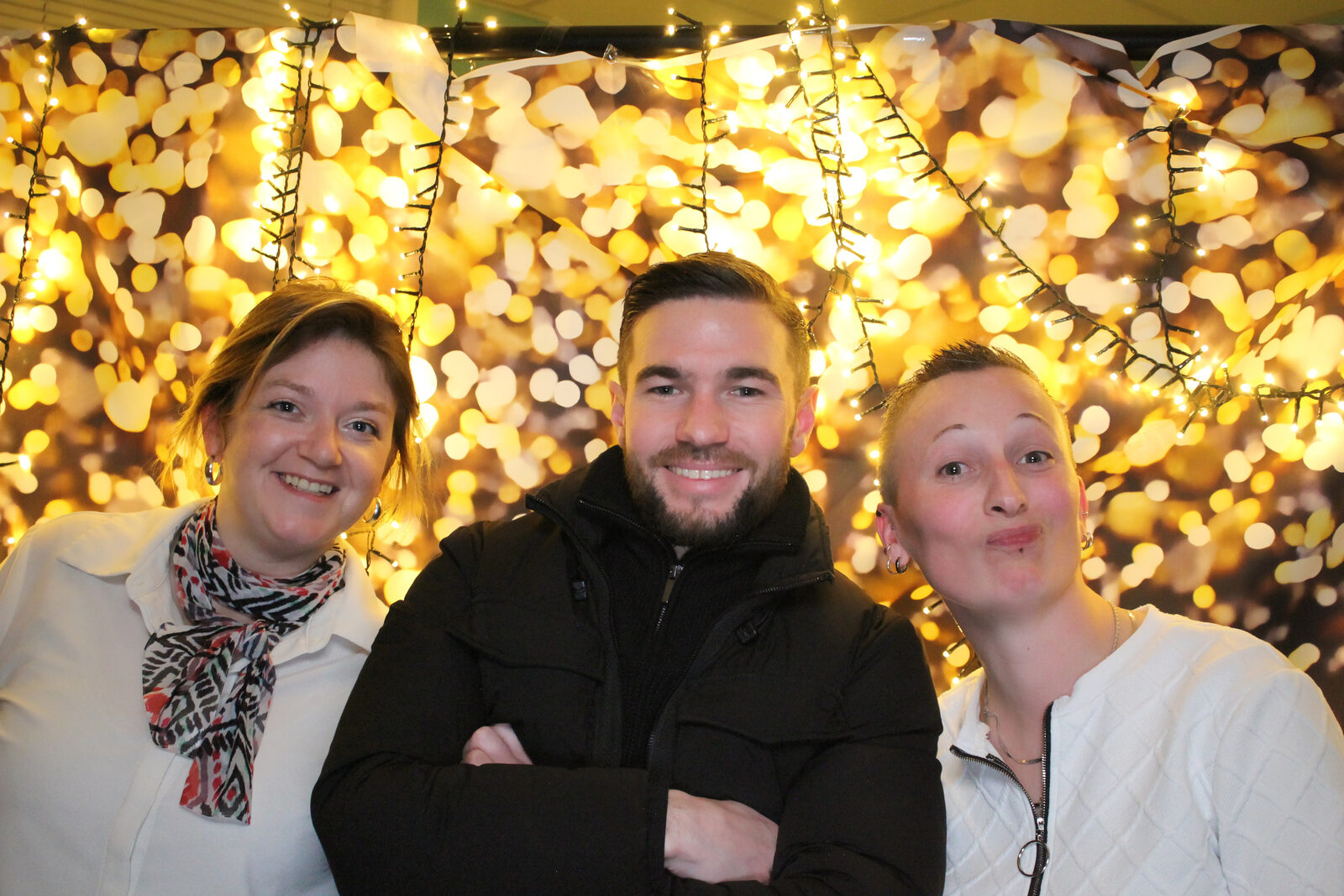 Installation Photo Booth Jaysphotography sur un mariage — borne selfie autonome avec accessoires