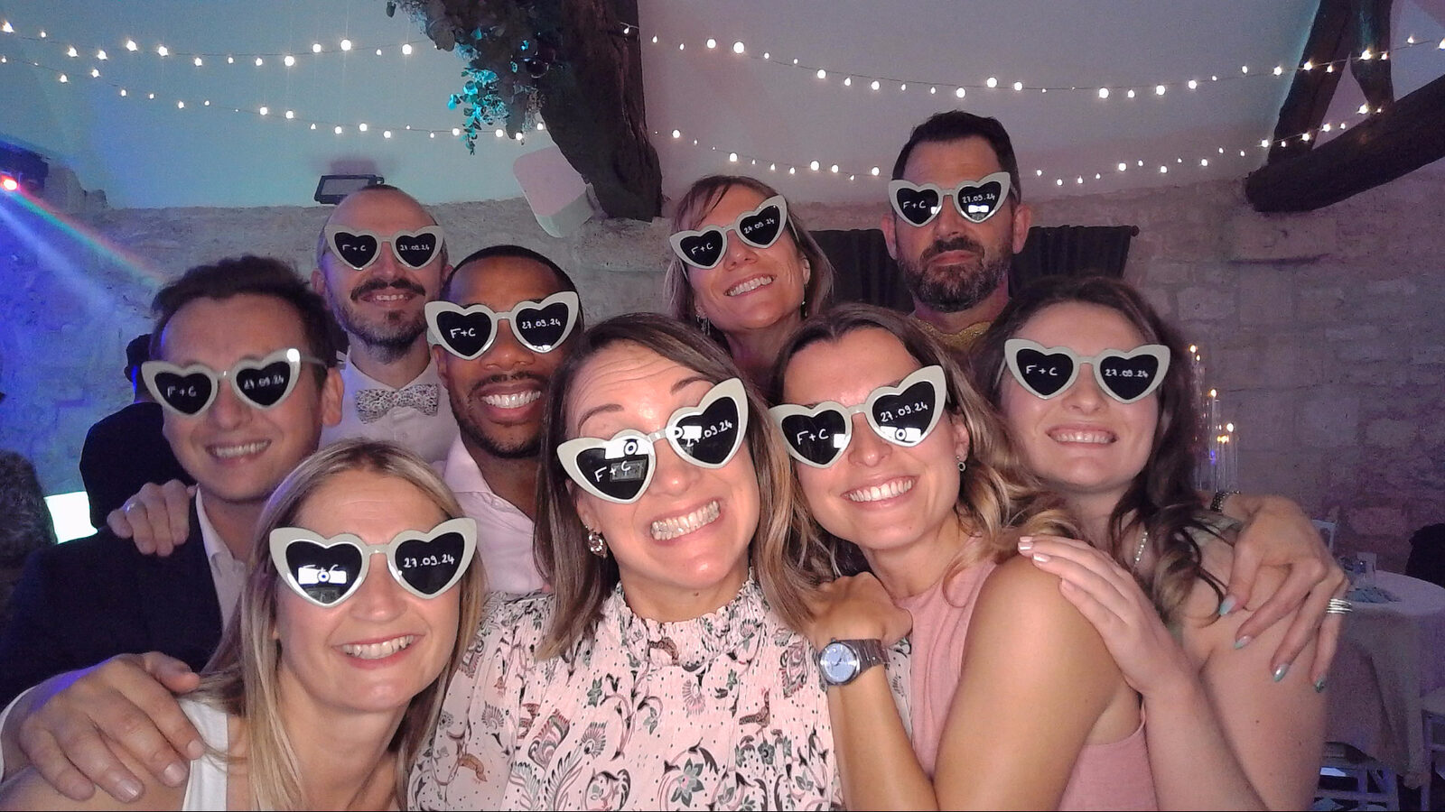 Photo Booth Jaysphotography en action lors d'une réception mariage — souvenirs imprimés instantanés