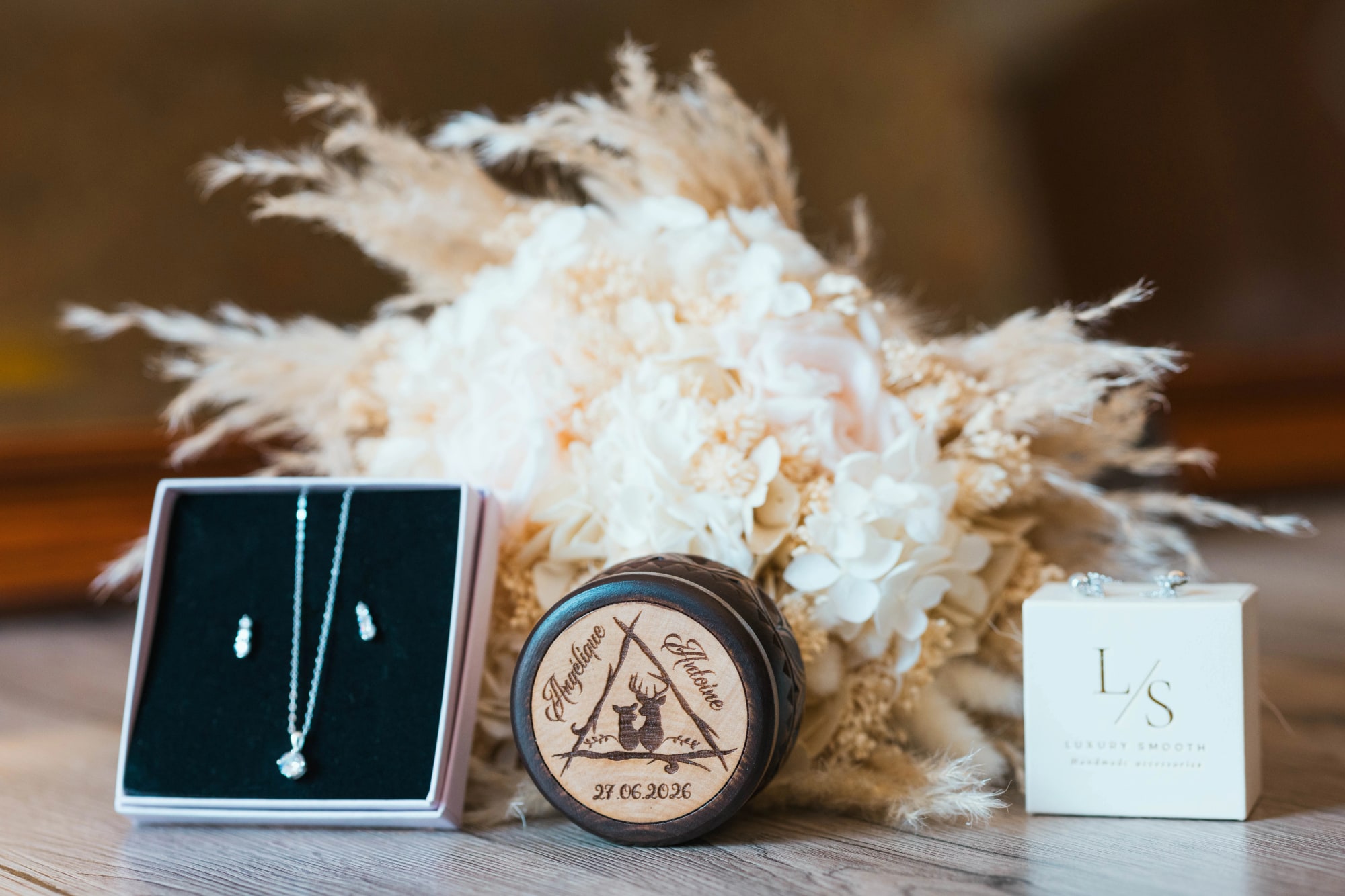 Bouquet de pampa, alliances et faire-part d'Angélique et Antoine, mariage au Buironfosse (Aisne), par Jean-Baptiste Argyre (Jaysphotography)