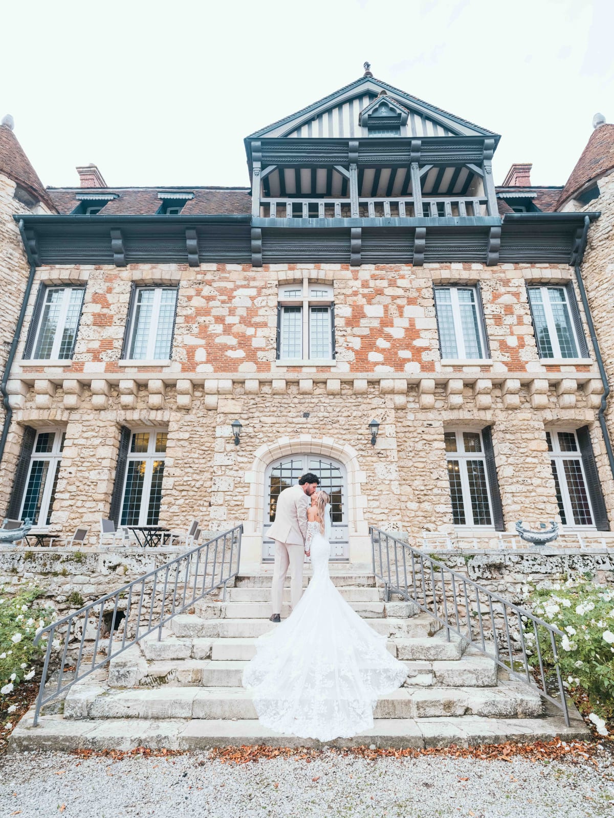 Vue du parc anglais du Château de la Trye en fin de journée, lumière rasante d'automne, mariage au Château de la Trye, par Jean-Baptiste Argyre (Jaysphotography)