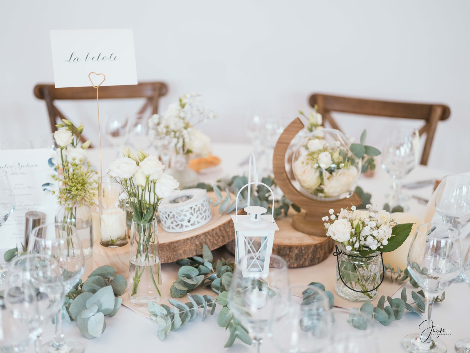 Plan de table et bougie, décoration champêtre du mariage Yohan et Julie en Normandie, mariage au Domaine de la Croix Sauvalle, par Jean-Baptiste Argyre (Jaysphotography)